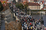 Autumn crowd in the Charles bridge