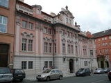 Faust House in Charles Sqaure