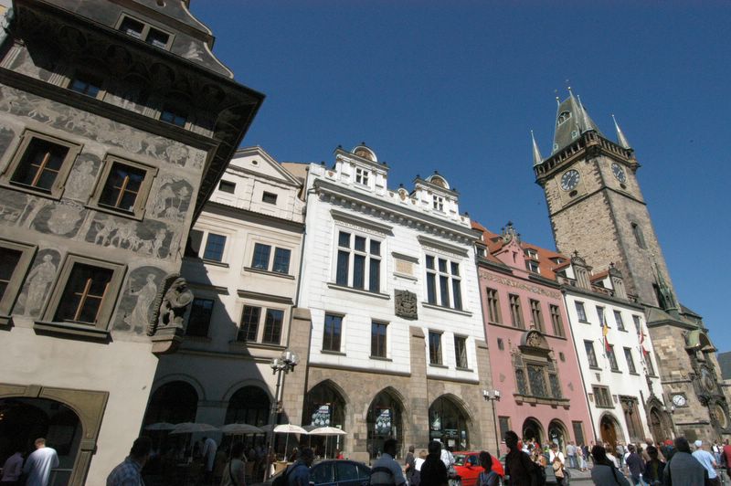 Old Town Hall Tower, Old Council Hall, Tourist information centre (in the middle)