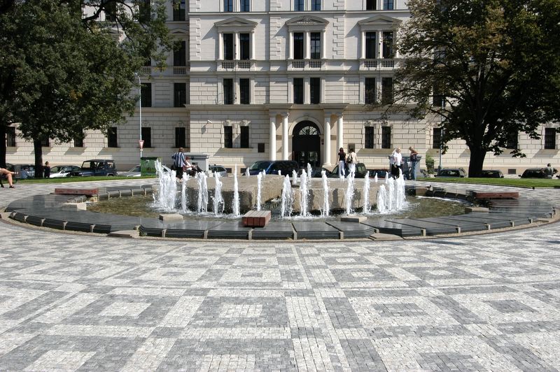 Fountain at the Justice Palace - closer view