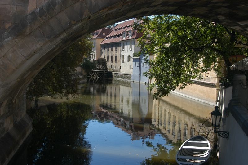 Boat at the Devil's stream (at Charles Bridge)