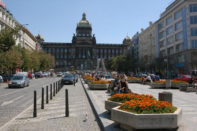 Flower beds, turists and abstract statues....