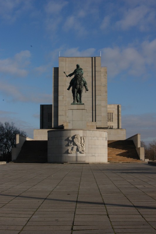 Statue of Jan Zizka in front of the National Monument